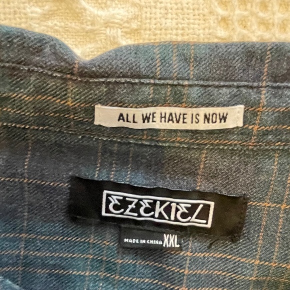 Ezekiel Men's Button Down Shirt - Picture 5 of 8